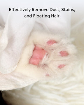 Use uahpet glove wipes to clean cat's paws